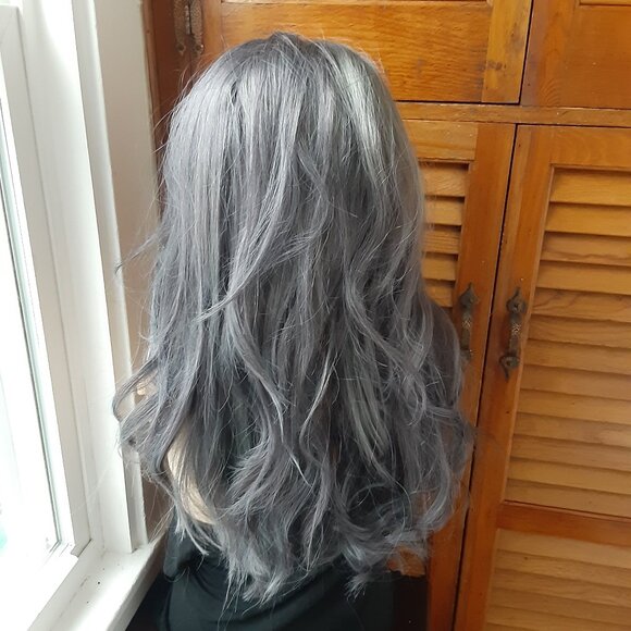 Gray lace front wig 18\'\' loose curls main image 5
